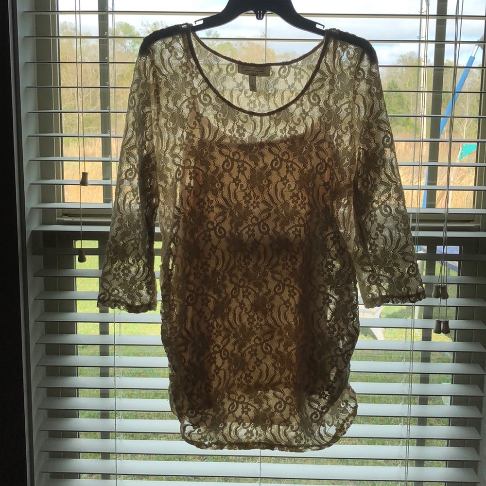 Lacy 3/4 sleeve shirt
